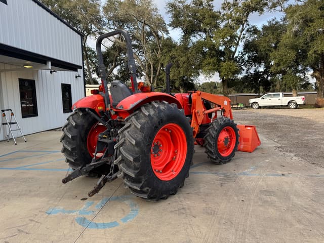 Image of Kubota M7060 equipment image 2