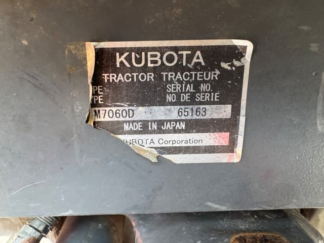Image of Kubota M7060 equipment image 4