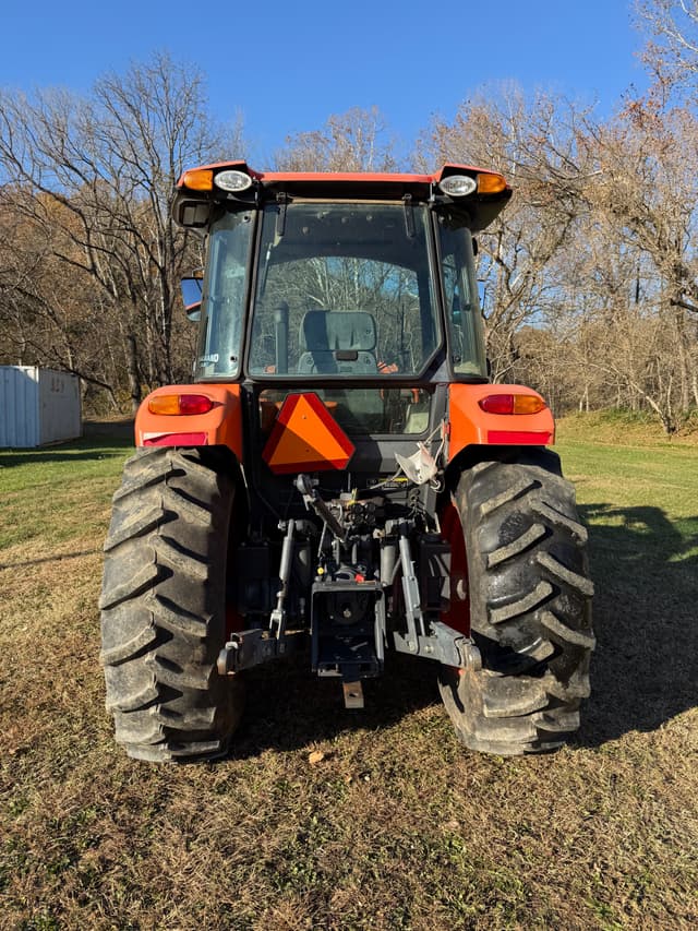 Image of Kubota M7060 equipment image 3