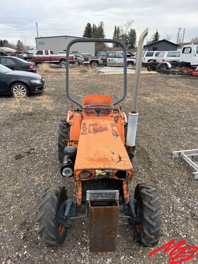Image of Kubota B7100 equipment image 1