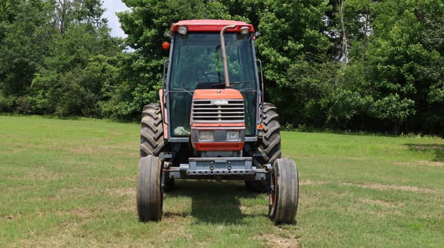 Image of Kubota M9000 equipment image 1