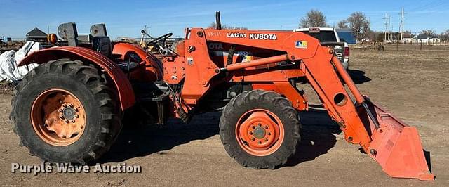 Image of Kubota M9000 equipment image 3