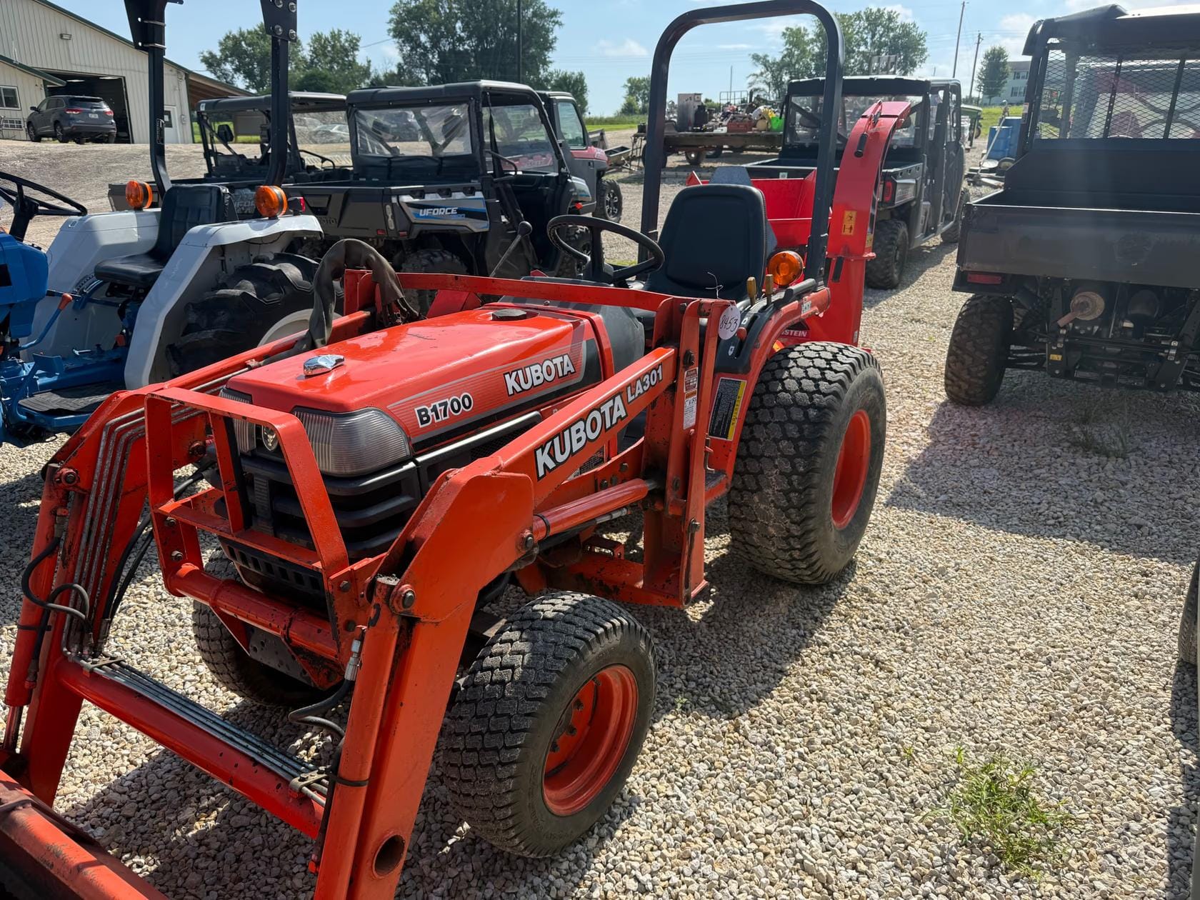 Kubota B1700 Equipment Image0