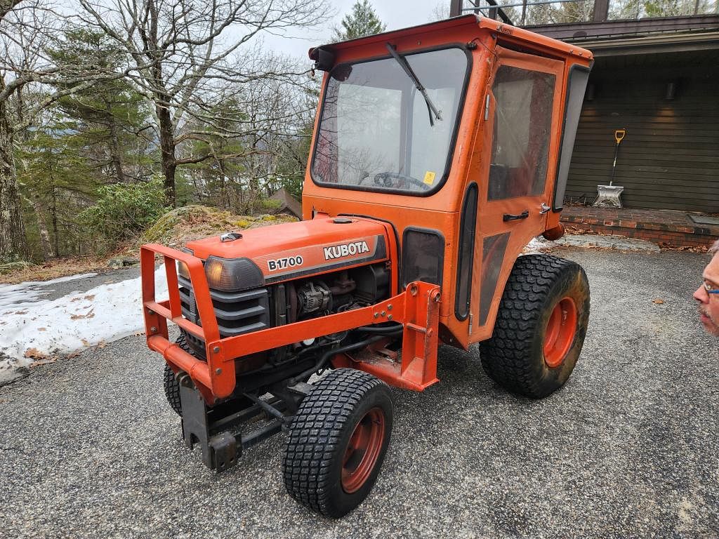 Tractor Zoom - Kubota B1700