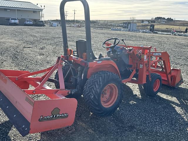 Image of Kubota B1700 equipment image 4