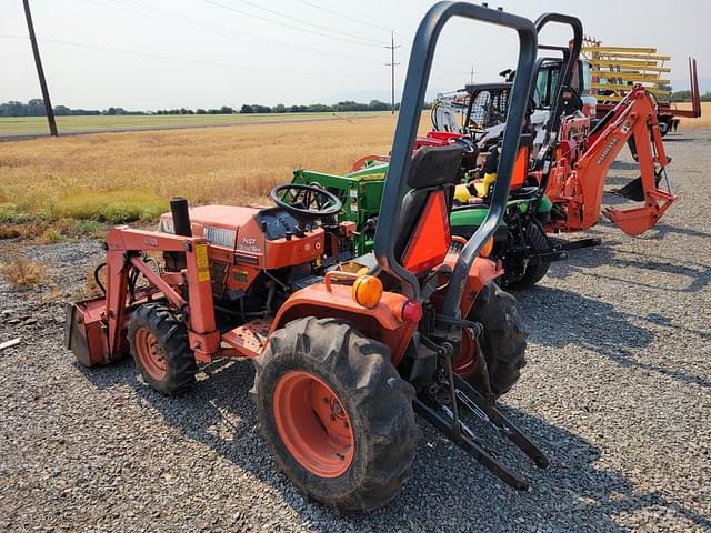 Image of Kubota B1750 equipment image 3