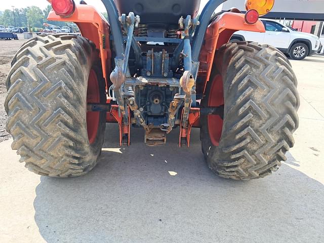 Image of Kubota B1750 equipment image 2