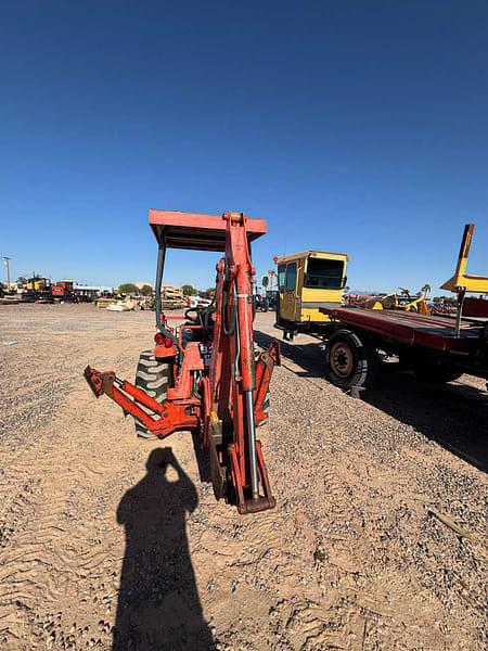 Image of Kubota B21 equipment image 3
