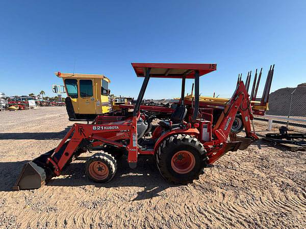Image of Kubota B21 equipment image 4