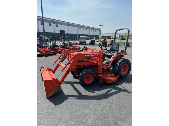 Image of Kubota B2100 equipment image 3