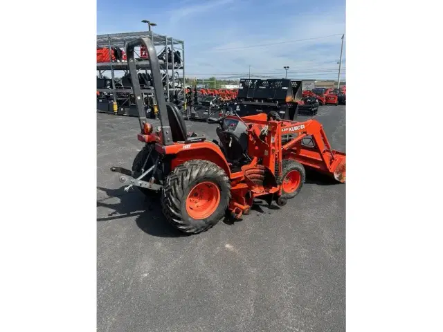 Image of Kubota B2100 equipment image 1
