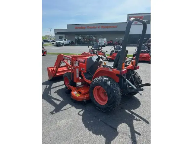 Image of Kubota B2100 equipment image 2