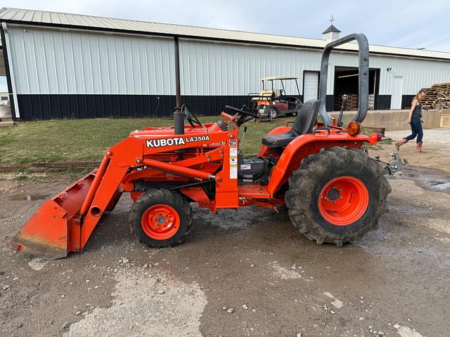Image of Kubota B2150 equipment image 4