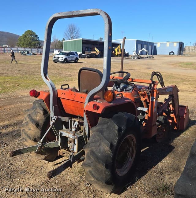 Image of Kubota B2150 equipment image 4