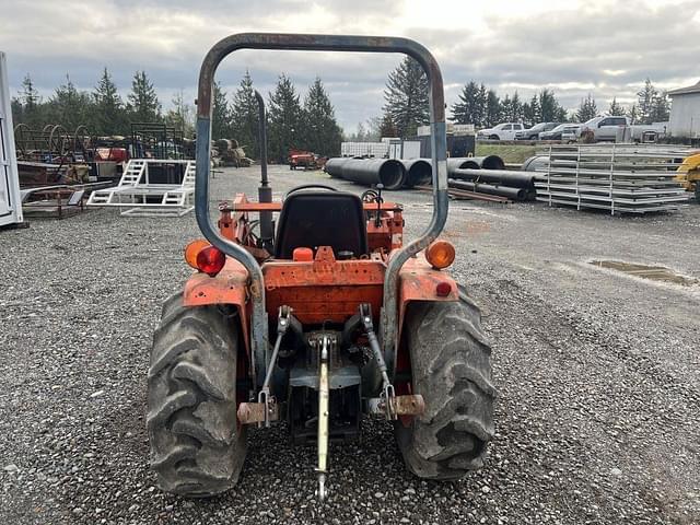 Image of Kubota B2150 equipment image 3