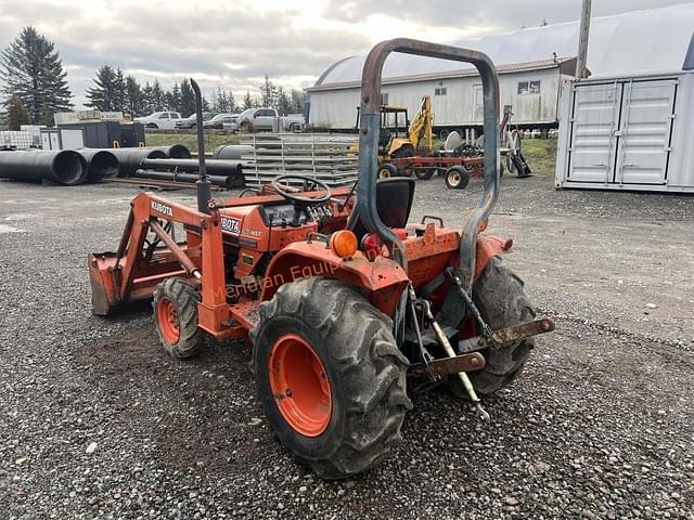 Image of Kubota B2150 equipment image 2