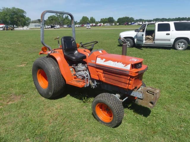 Image of Kubota B2150 equipment image 1