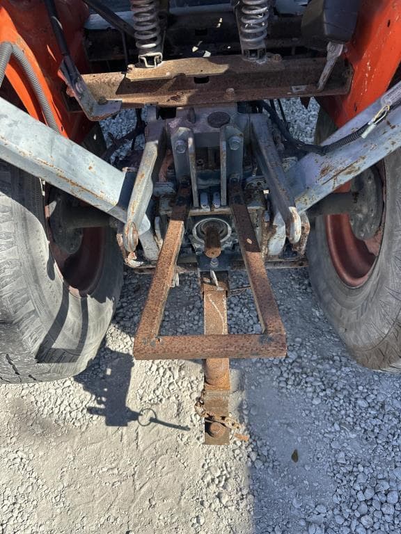 Image of Kubota B2320 equipment image 2