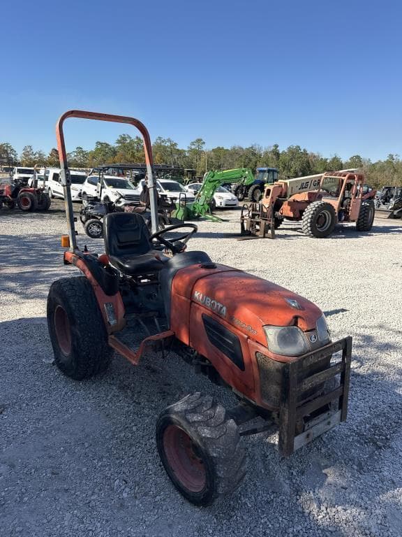 Image of Kubota B2320 equipment image 4