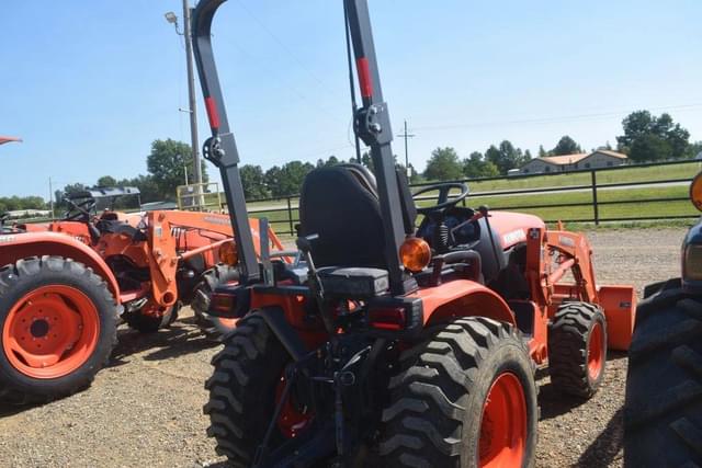 Image of Kubota B2301 equipment image 2