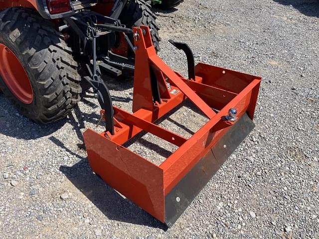 Image of Kubota B2301 equipment image 4