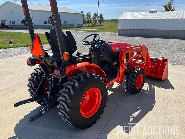 Image of Kubota B2301 equipment image 4