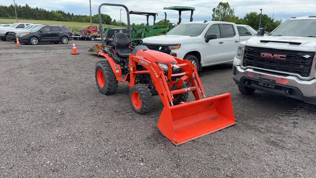 Image of Kubota B2301 equipment image 2