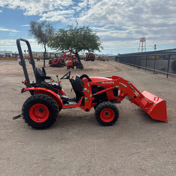 Image of Kubota B2301 equipment image 1