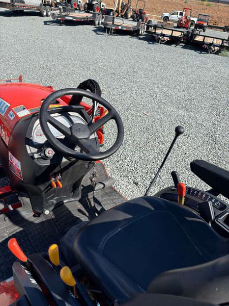 Image of Kubota B2301 equipment image 4