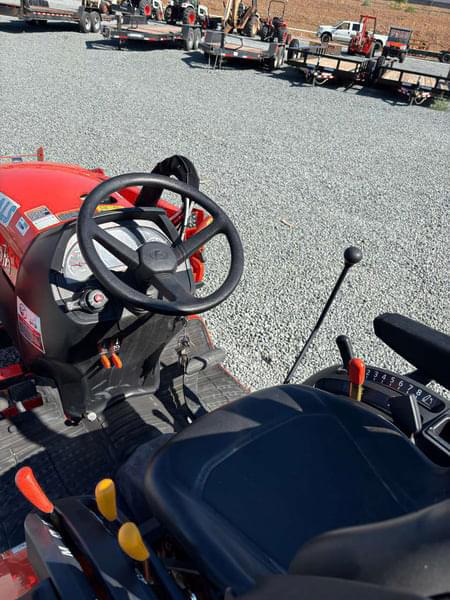 Image of Kubota B2301 equipment image 4