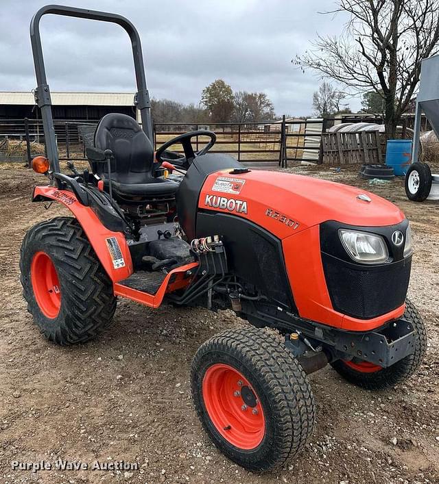 Image of Kubota B2301HSD equipment image 2