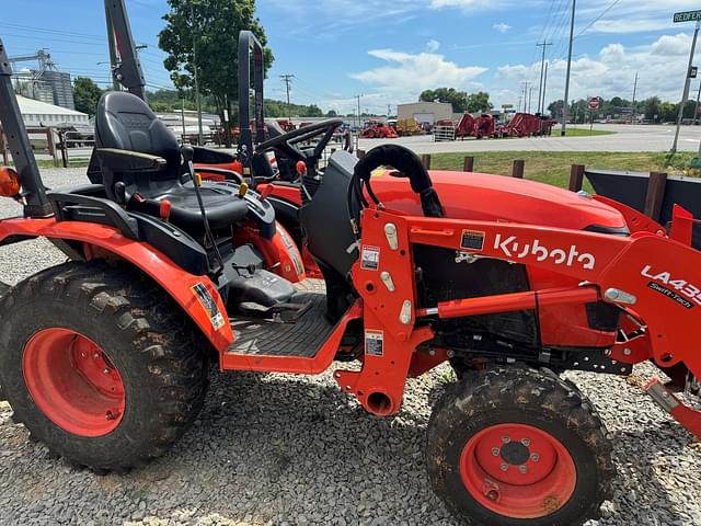 Image of Kubota B2301HSD equipment image 3