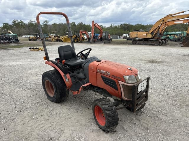 Image of Kubota B2320 equipment image 4