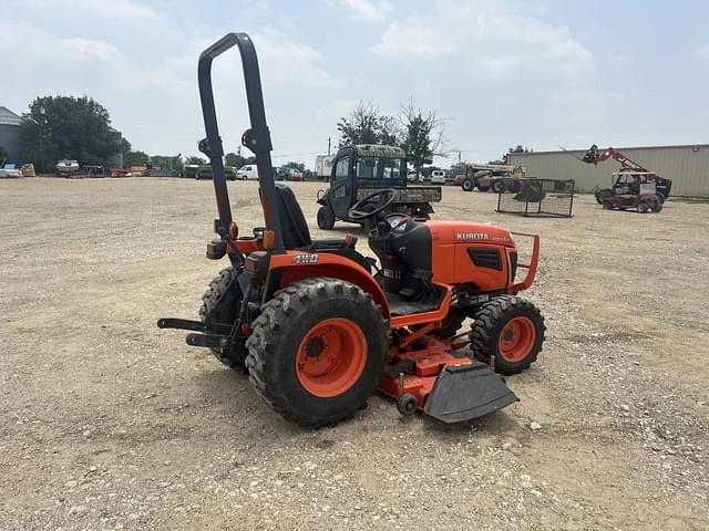 Image of Kubota B2320 equipment image 2