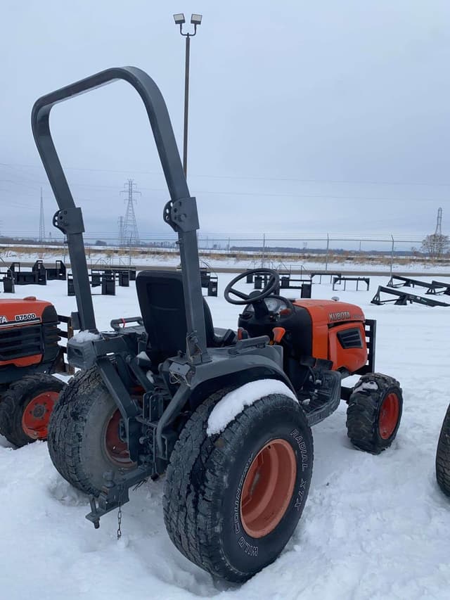 Image of Kubota B2320 equipment image 4