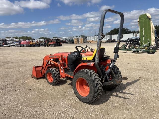 Image of Kubota B2320 equipment image 2
