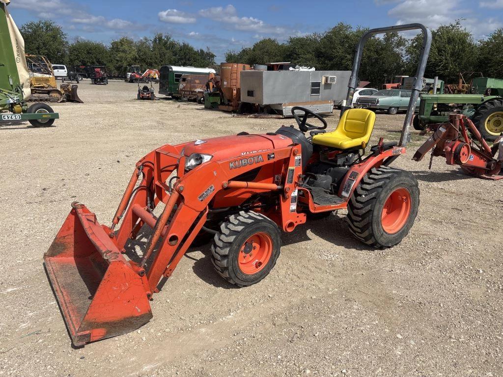 Image of Kubota B2320 Primary image