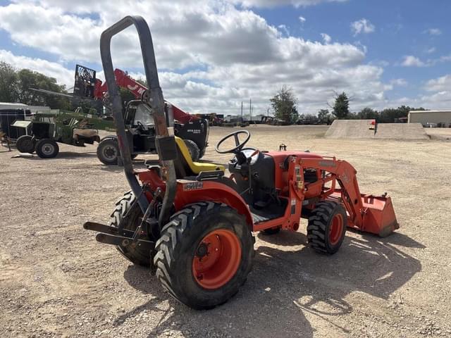 Image of Kubota B2320 equipment image 4