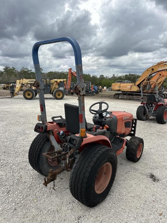 Image of Kubota B2320 equipment image 3