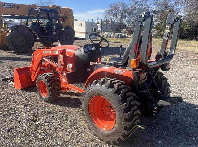 Image of Kubota B2320 equipment image 1