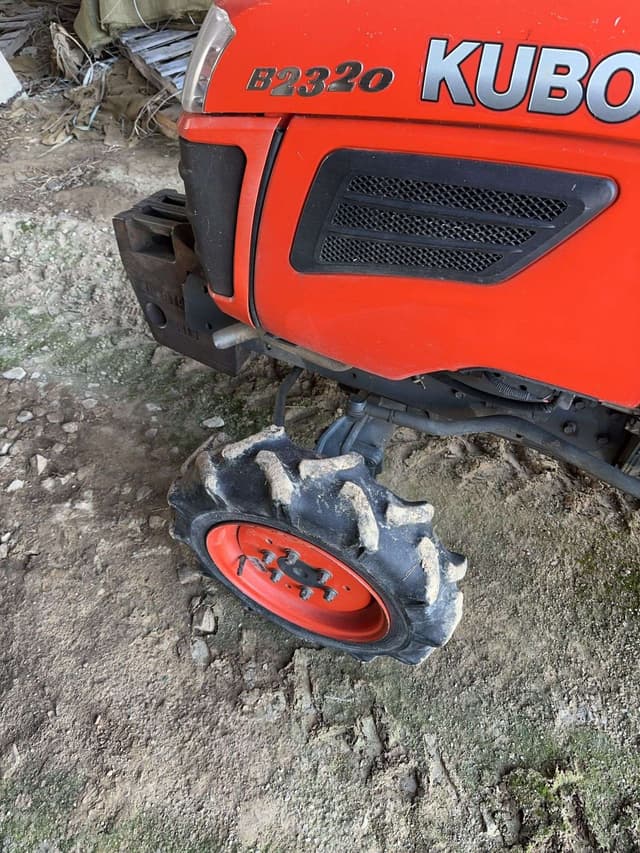 Image of Kubota B2320 equipment image 1