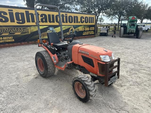 Image of Kubota B2320 equipment image 4