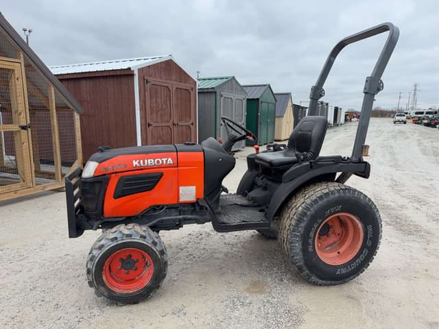 Image of Kubota B2320 equipment image 1