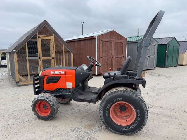 Image of Kubota B2320 equipment image 2