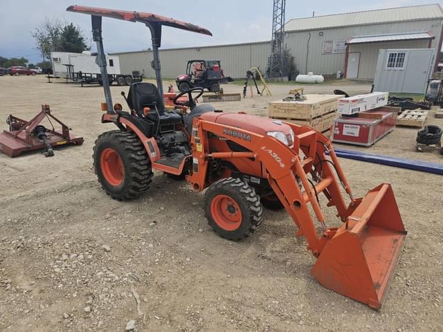 Image of Kubota B2320 equipment image 3