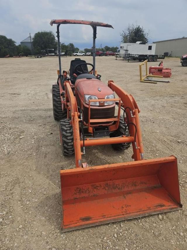 Image of Kubota B2320 equipment image 2