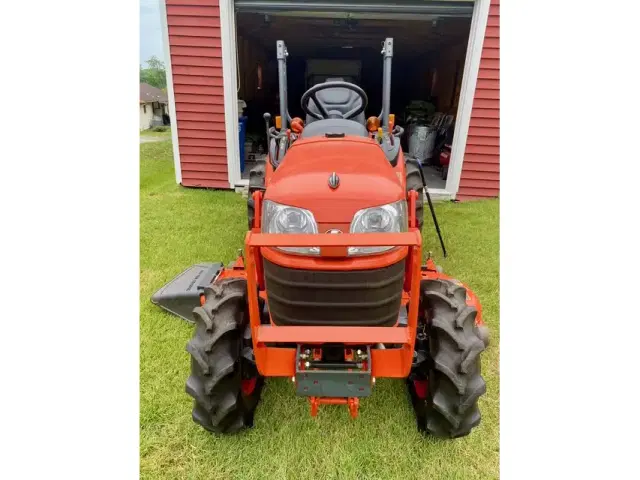 Image of Kubota B2320HSD equipment image 2
