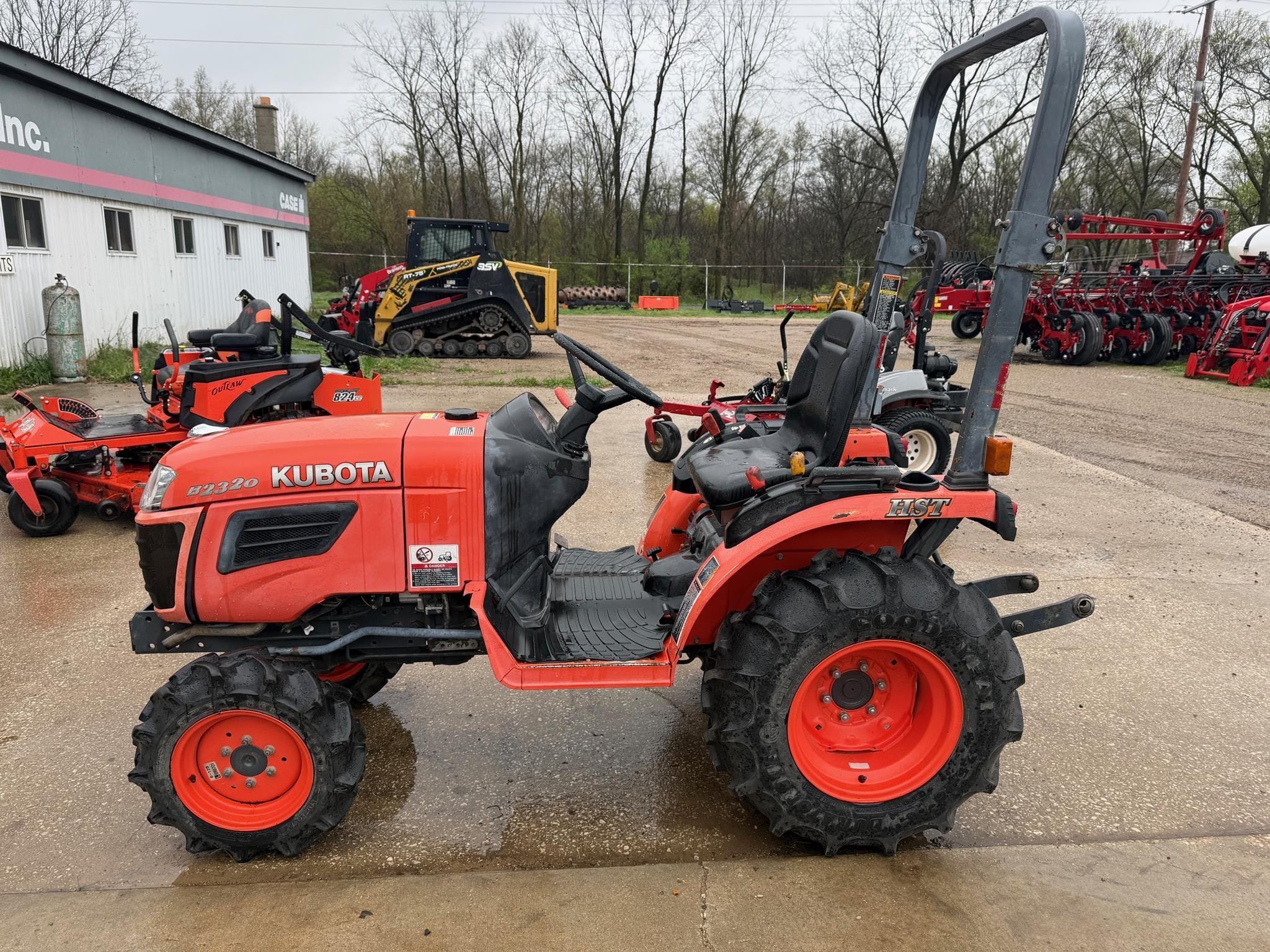 Kubota B2320HSD Equipment Image0