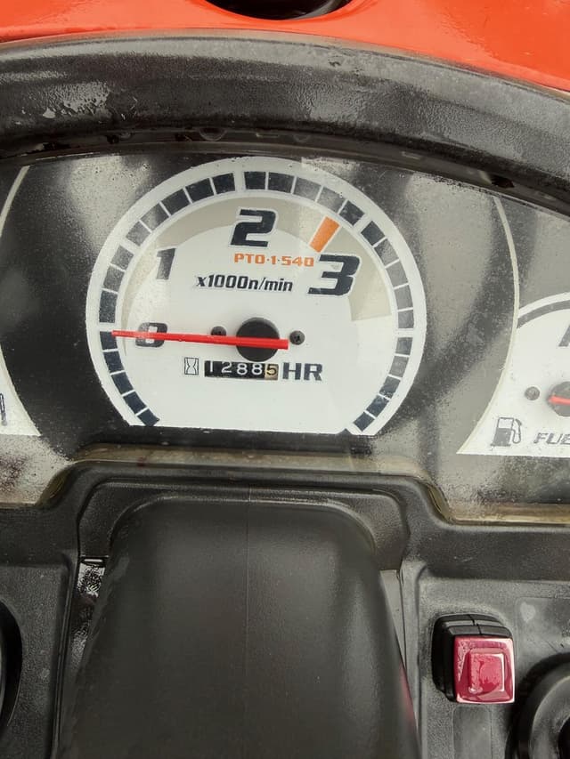 Image of Kubota B2320HSD equipment image 2