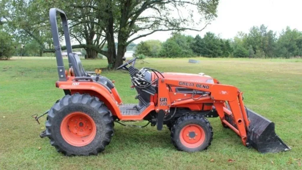 Kubota B2400 Equipment Image0